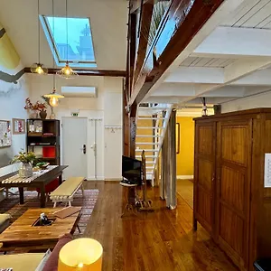  Appartement With Mezzanine Rua Da Moeda